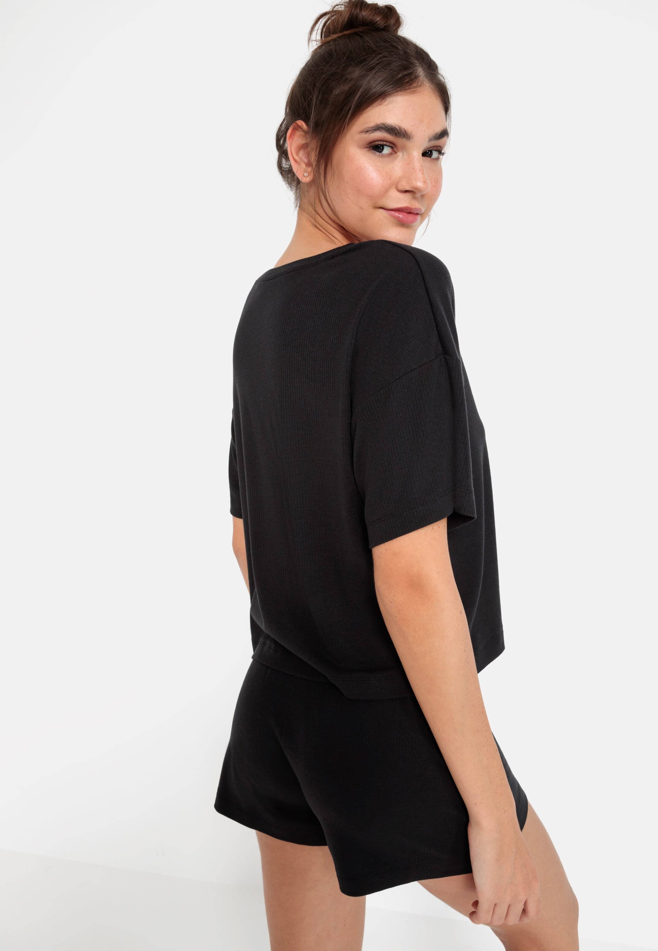 LSCN by LASCANA Pižama su šortais juoda