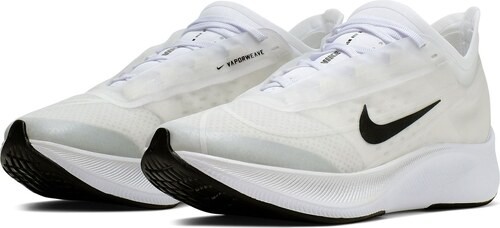 nike zoom fly 3 running shoes