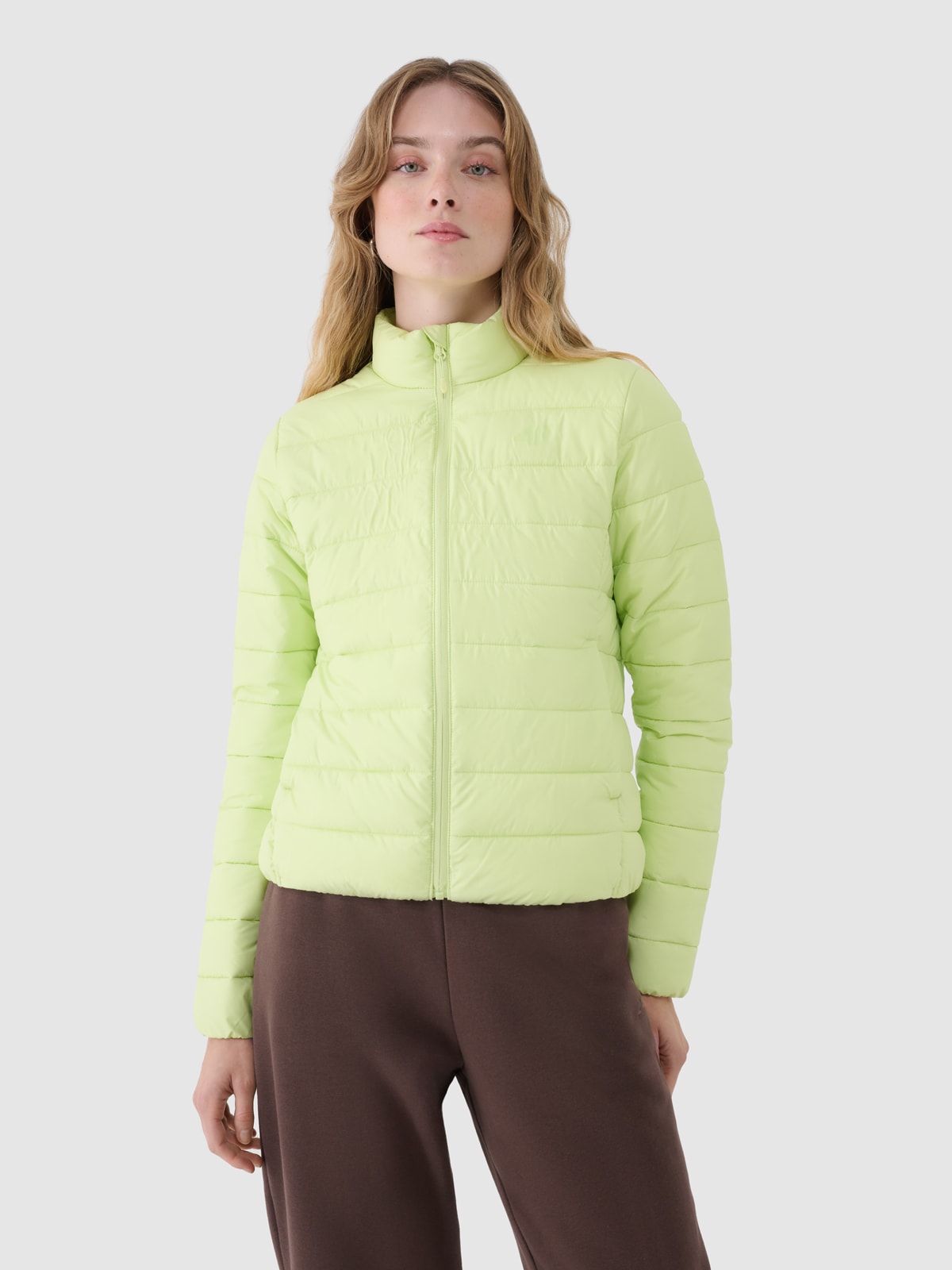 4F Moteriška striukė su sintetiniu pūkų kamšalu - žalia