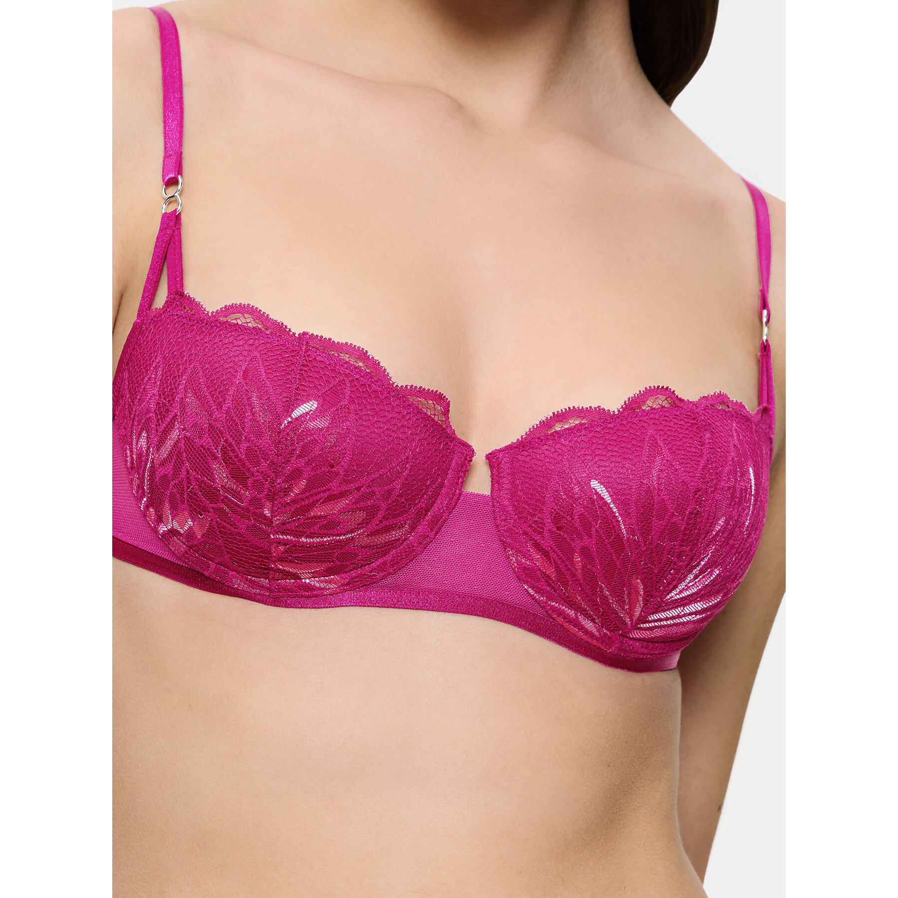 Pusiau dengta (balcony bra) liemenėlė Triumph