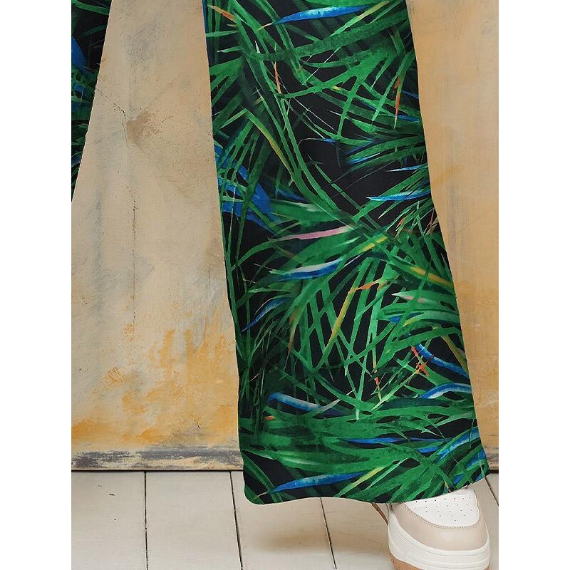 Lega plačios veliūrinės kelnės "Tessa Green - Black - Blue Floral Print Velour"