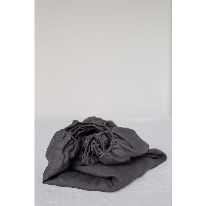 AmourLinen Linen fitted sheet in Charcoal