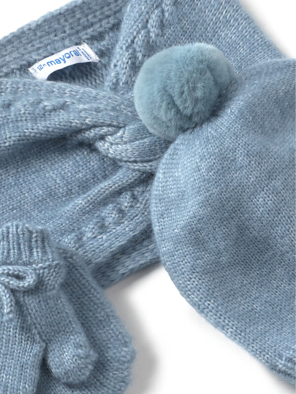 Komplektas: kepurė, gaubtas ir pirštinės Mayoral